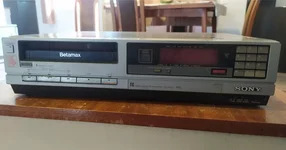 slika-sony-betamax-video-cassette-recorder-sl-c33ec_slika_L_320154161.webp