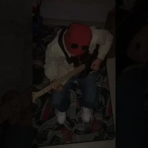 'Performansını Göster!' kategorisindeki 'Kolay Değildir Elektro Gitar Solo Cover' medyası
