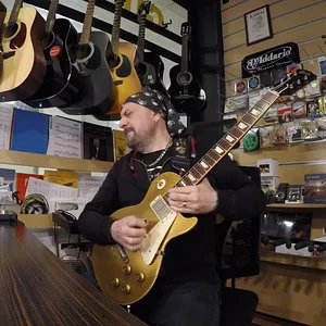 'Performansını Göster!' kategorisindeki 'Arif DenizToker - Gary Moore Seperate Ways Style Solo' medyası