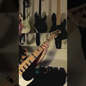 'Performansını Göster!' kategorisindeki 'Rancid - Maxwell Murder (P-Bass Cover)' medyası